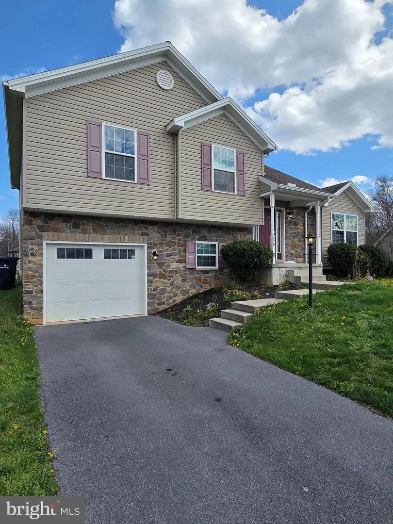 398 Hykes Road East Rd