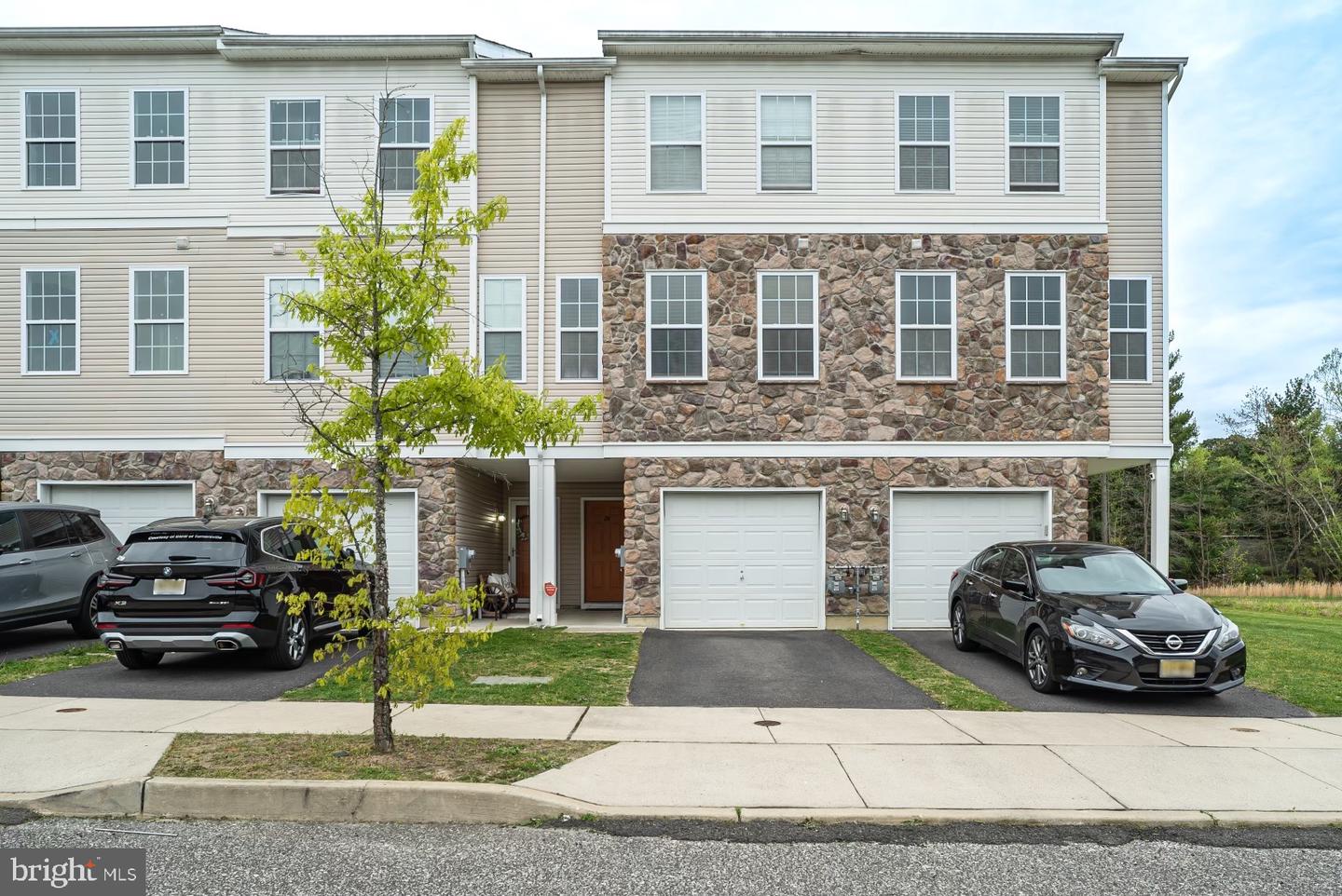 View Clementon, NJ 08021 townhome