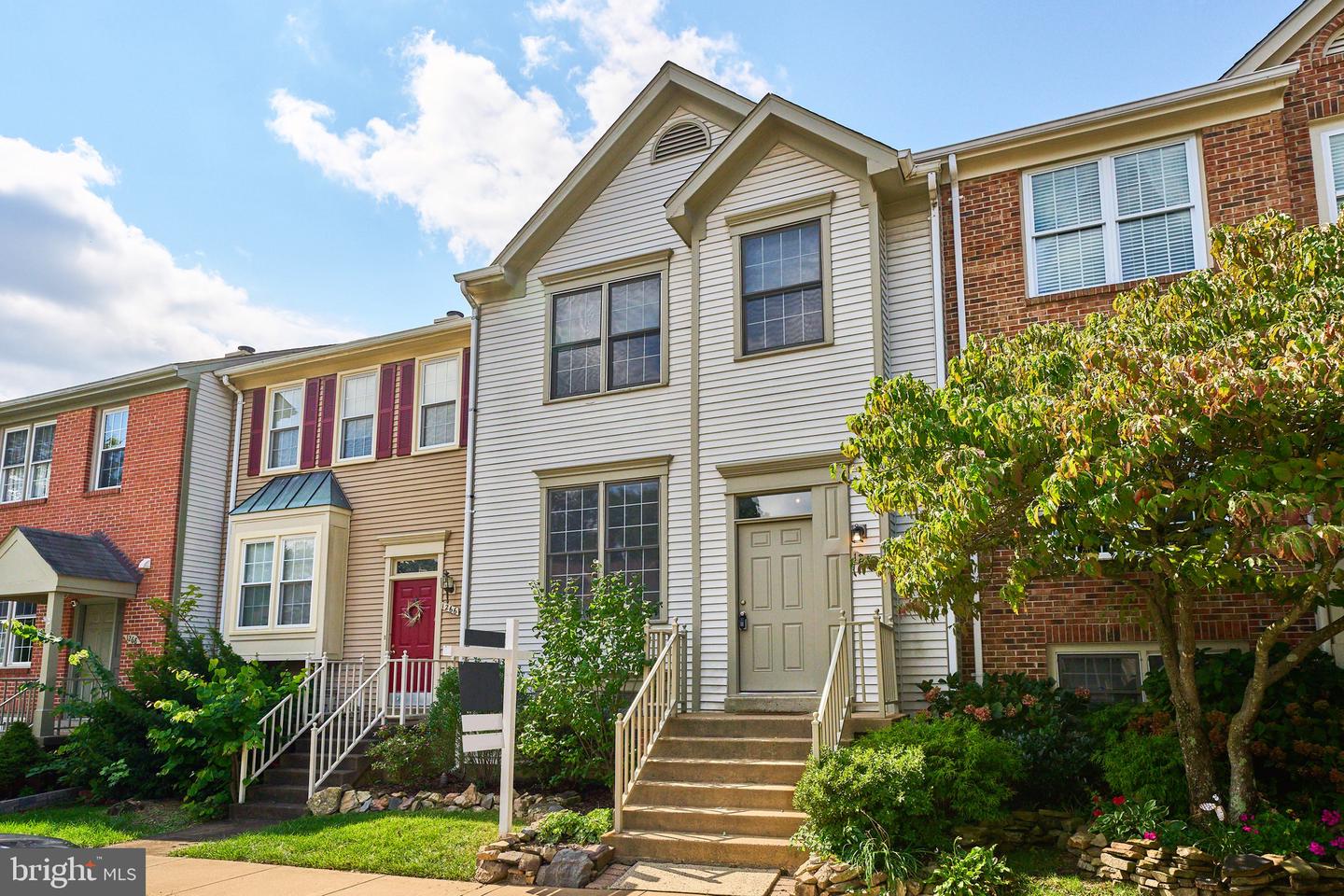 View Herndon, VA 20170 townhome