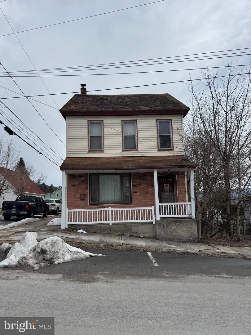 2 E Colliery Avenue, Tower City, PA, 17980