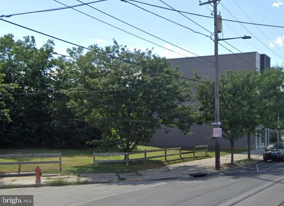 4424-26-28 Lancaster Avenue