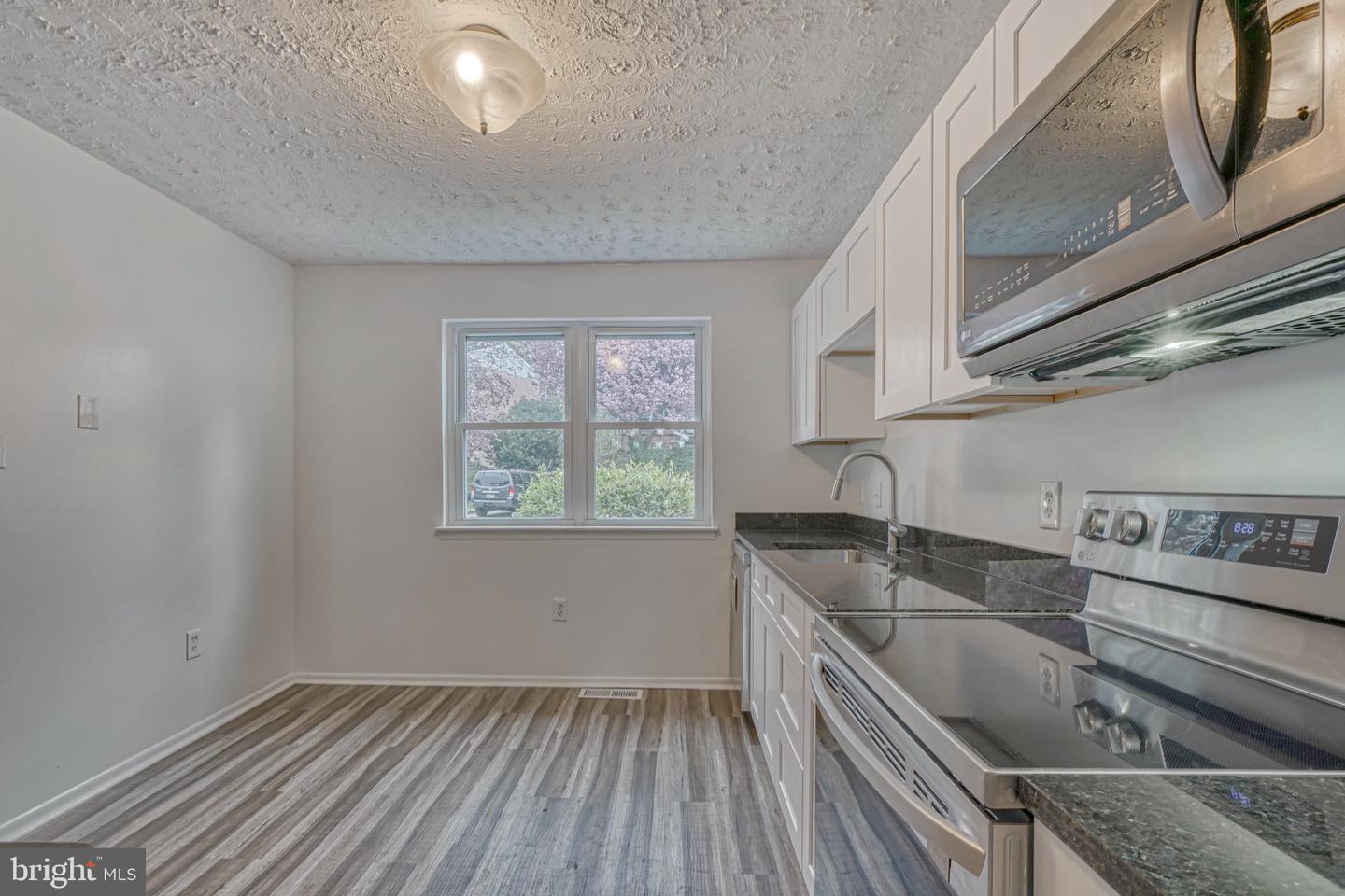 Photo 10 of 42 of 9346 Pan Ridge Rd #9346 townhome