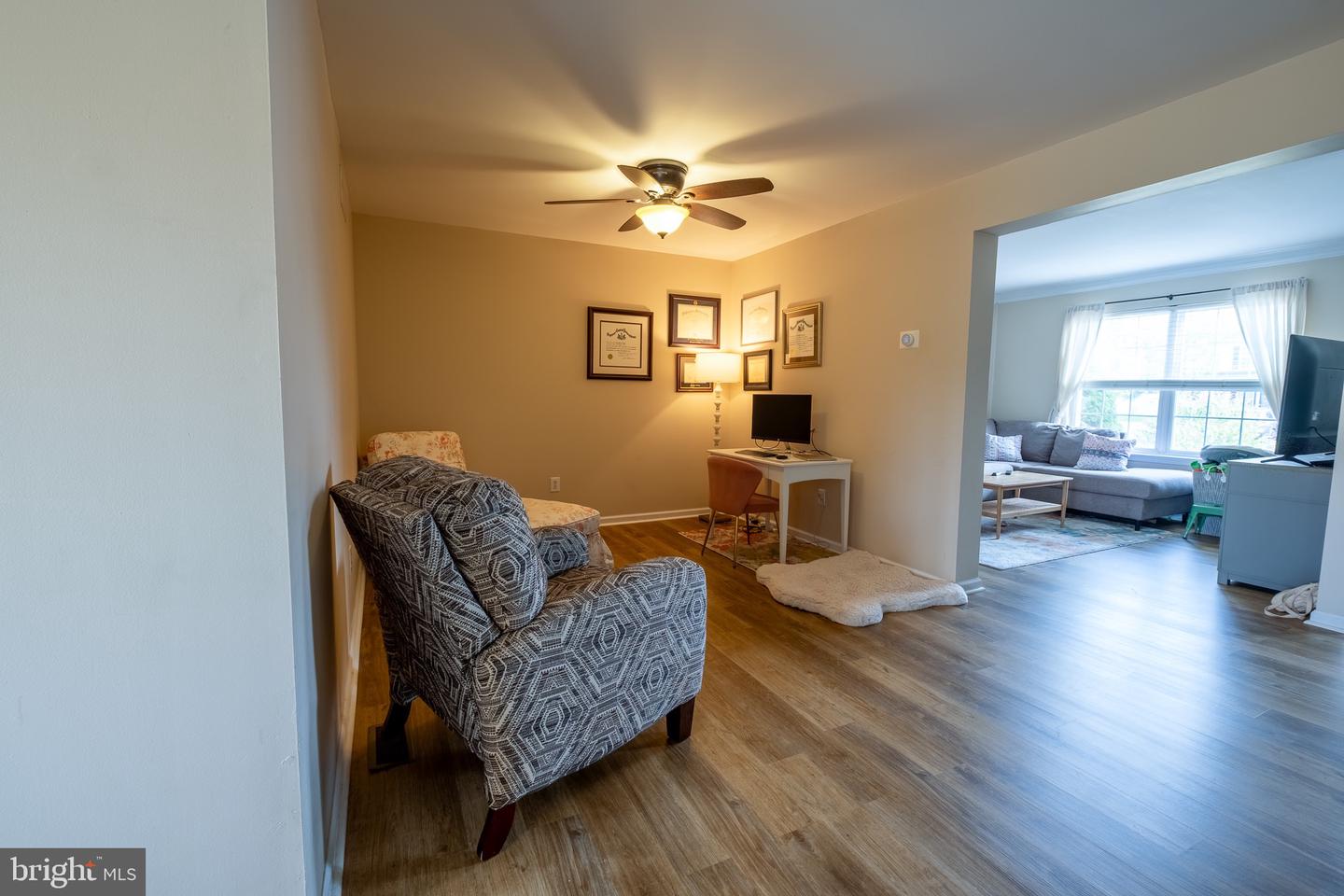 Photo 6 of 32 of 207 Windsor Ct townhome
