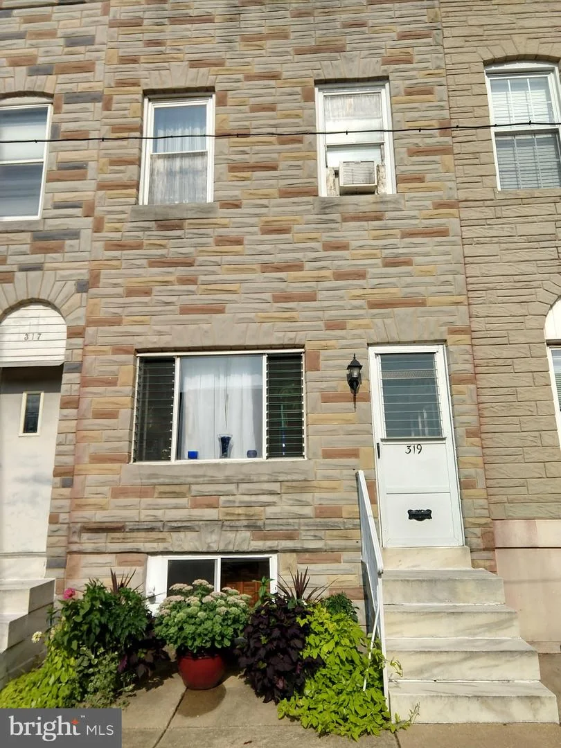 319 S East Avenue