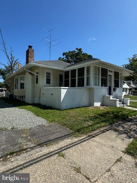 Photo 4 of 28 of 1014 New Pear St house