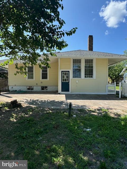 Photo 5 of 28 of 1014 New Pear St house