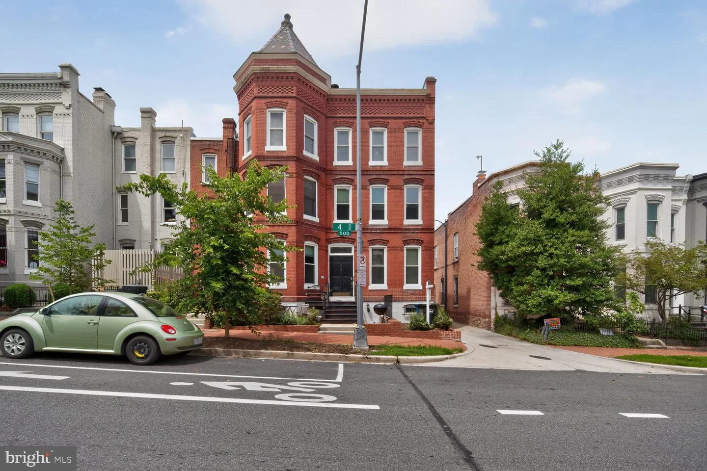 516 4th Street NE Unit 202