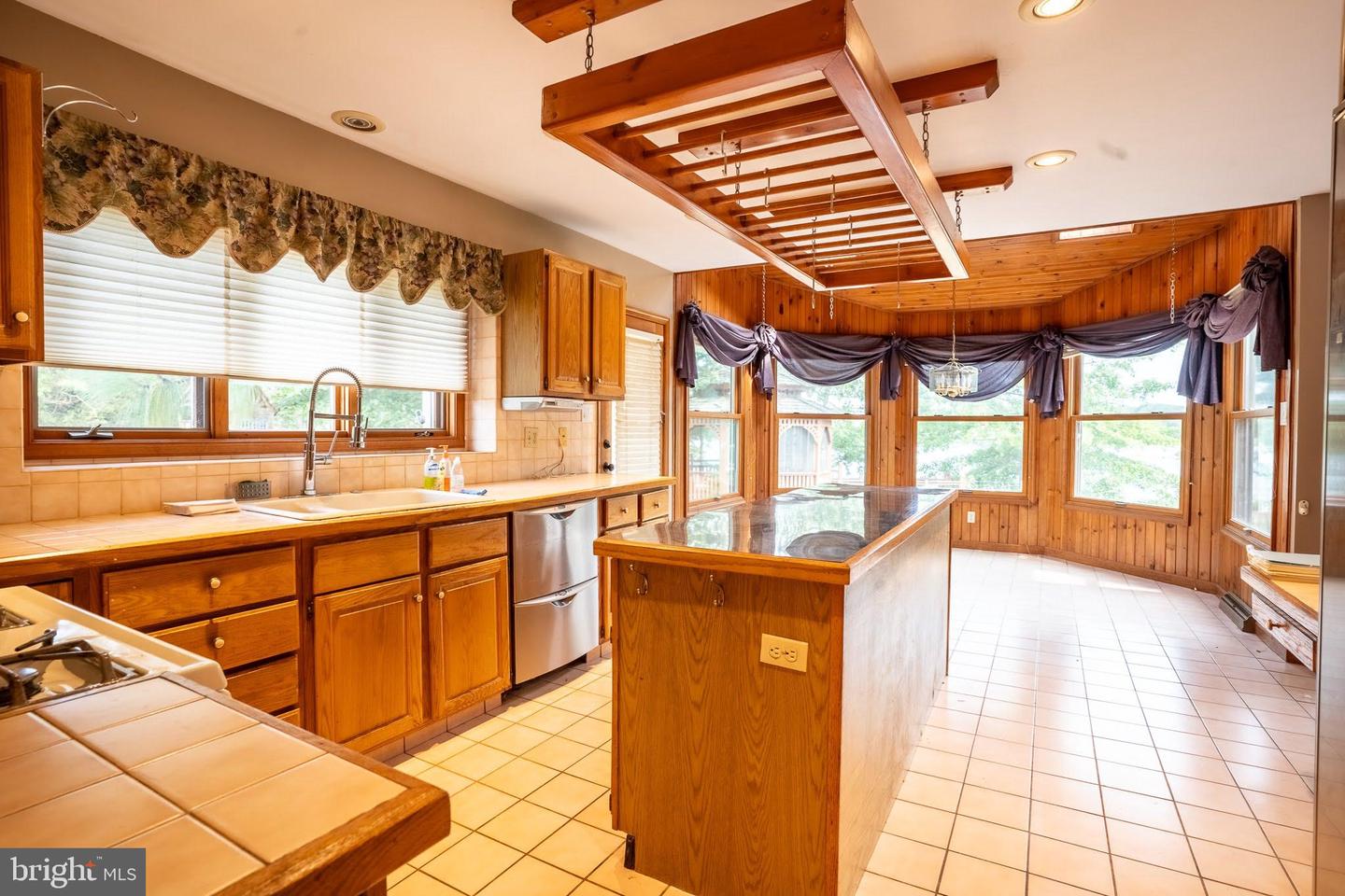 Photo 4 of 12 of 2313 Greenwillows Dr house