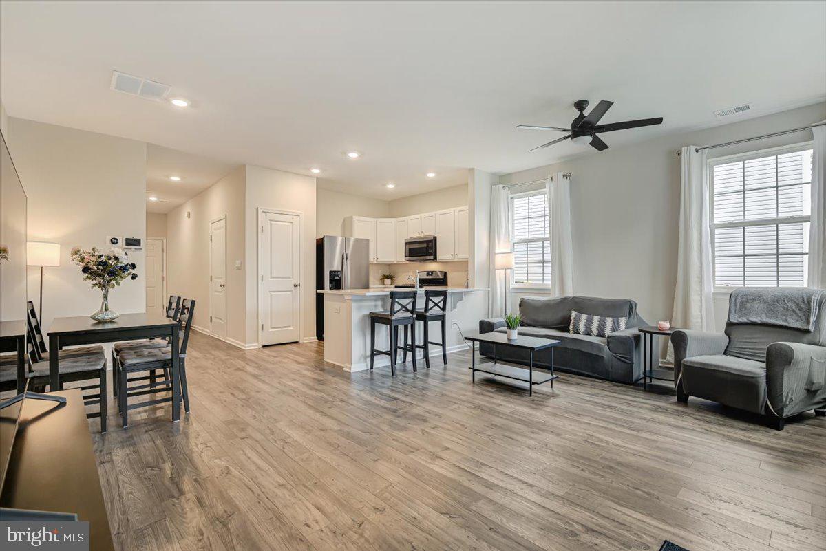 Photo 13 of 41 of 921 Still Waters Ln townhome