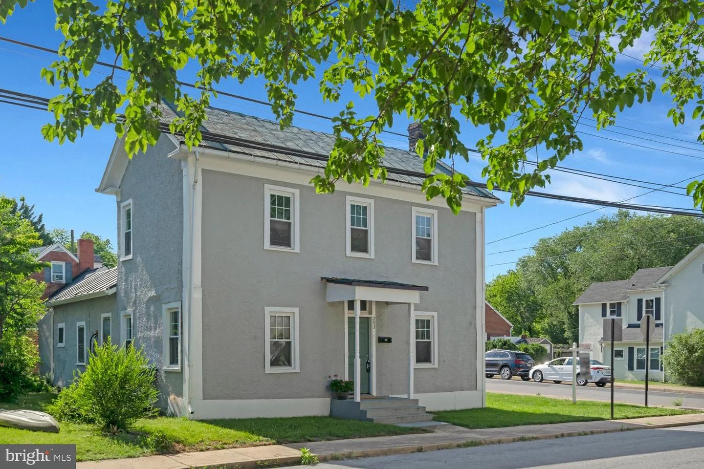 203 Lee Street