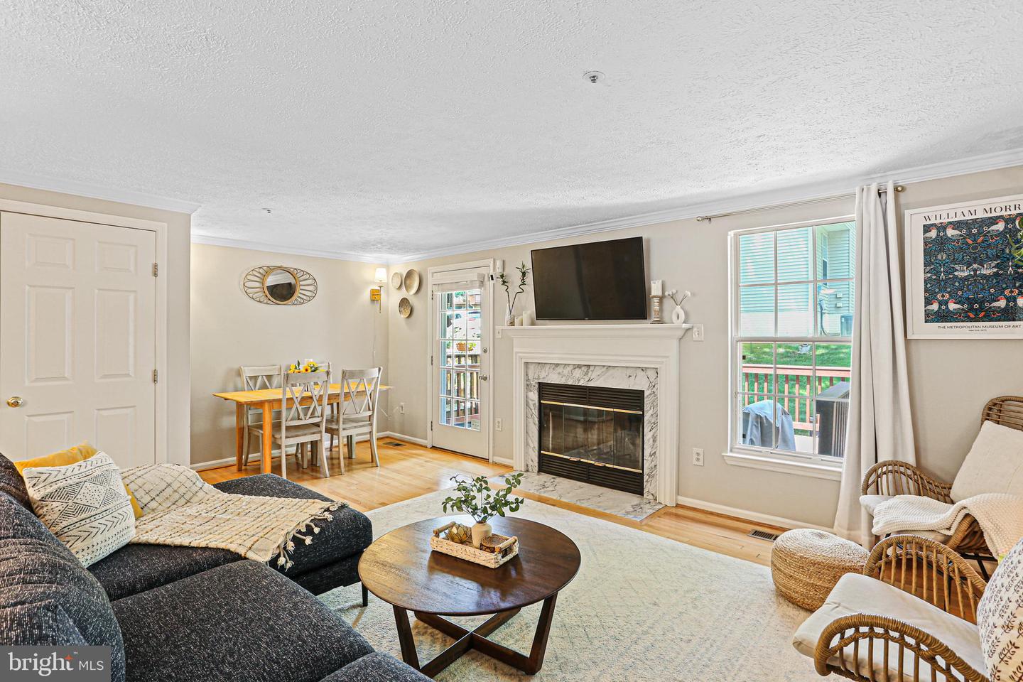 Photo 3 of 34 of 6045 Shepherd Sq #93 townhome