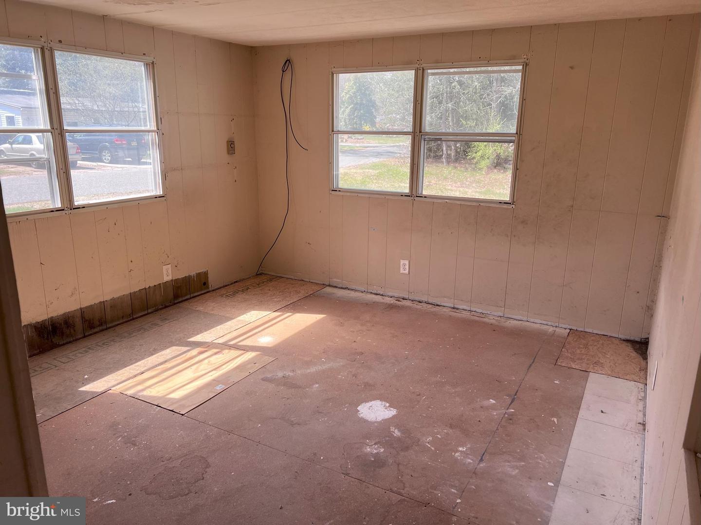 Photo 9 of 21 of 95 MacArthur Ave mobile home