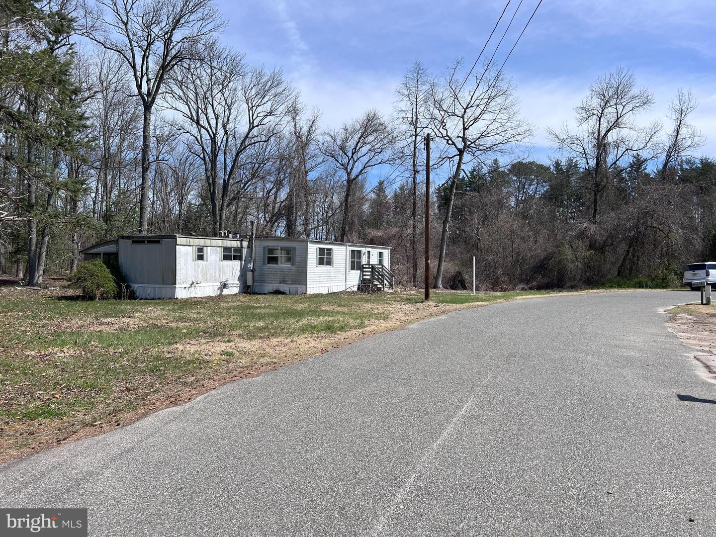 Photo 5 of 21 of 95 MacArthur Ave mobile home