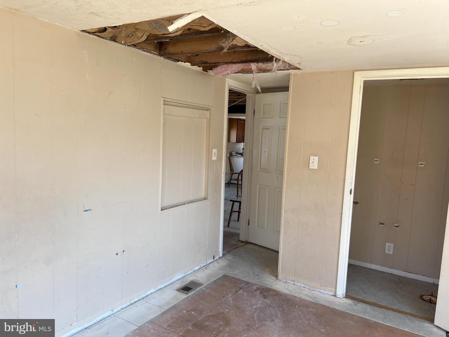 Photo 6 of 21 of 95 MacArthur Ave mobile home