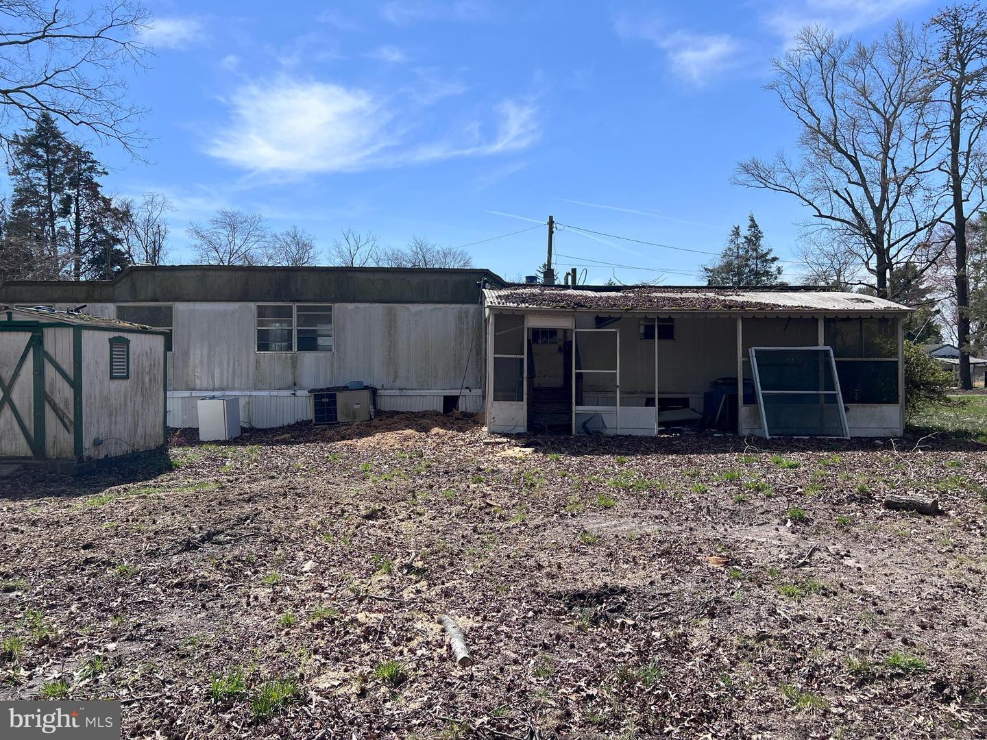 Photo 4 of 21 of 95 MacArthur Ave mobile home