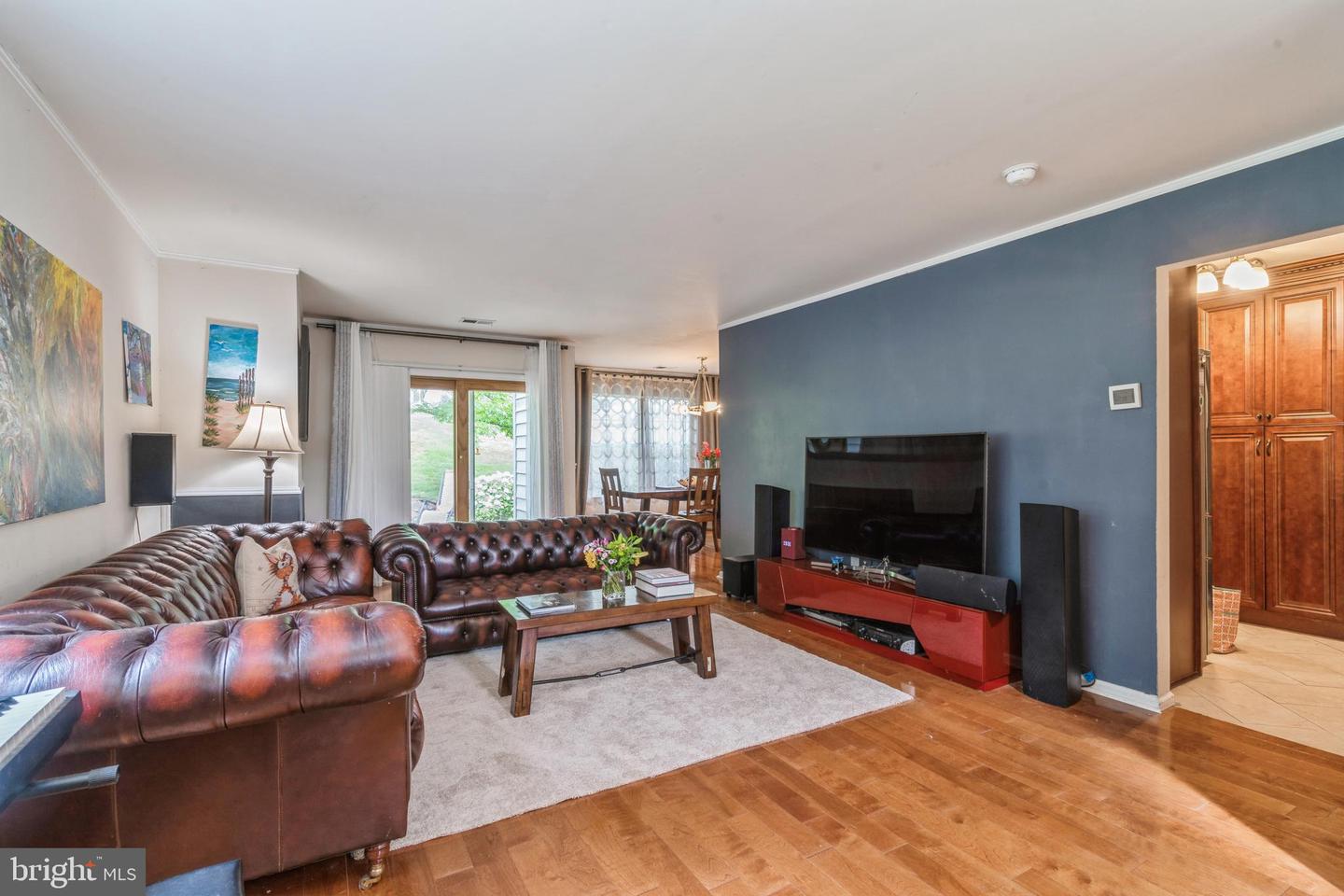 Photo 5 of 32 of 25f-F Chestnut Ct #F townhome