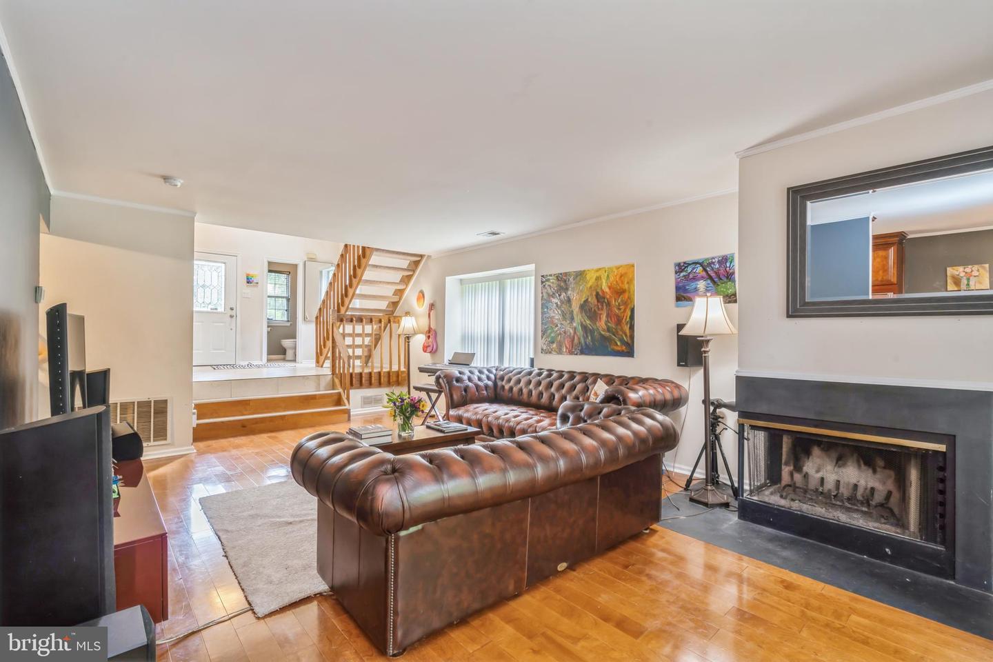 Photo 6 of 32 of 25f-F Chestnut Ct #F townhome