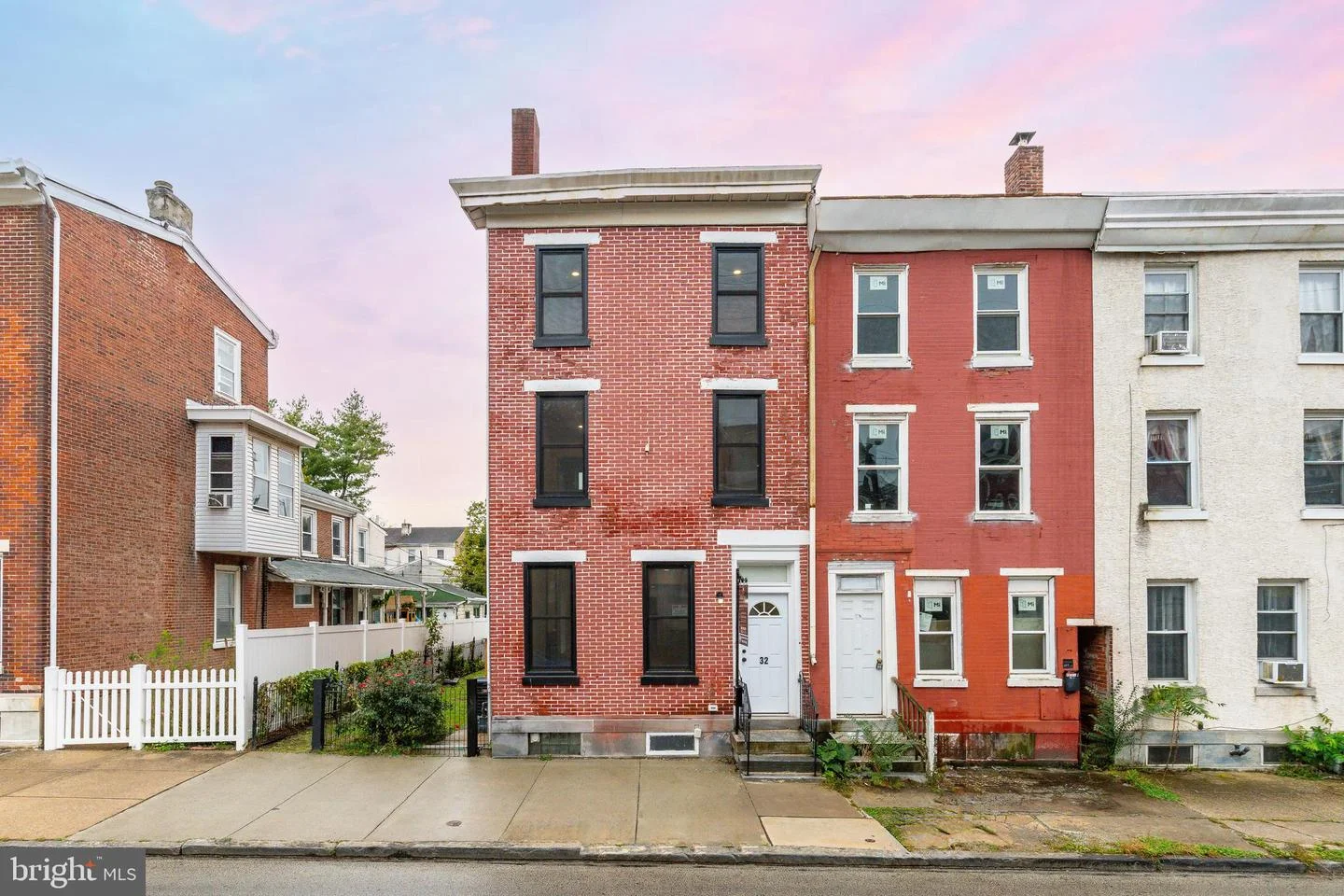 32 E Elm Street