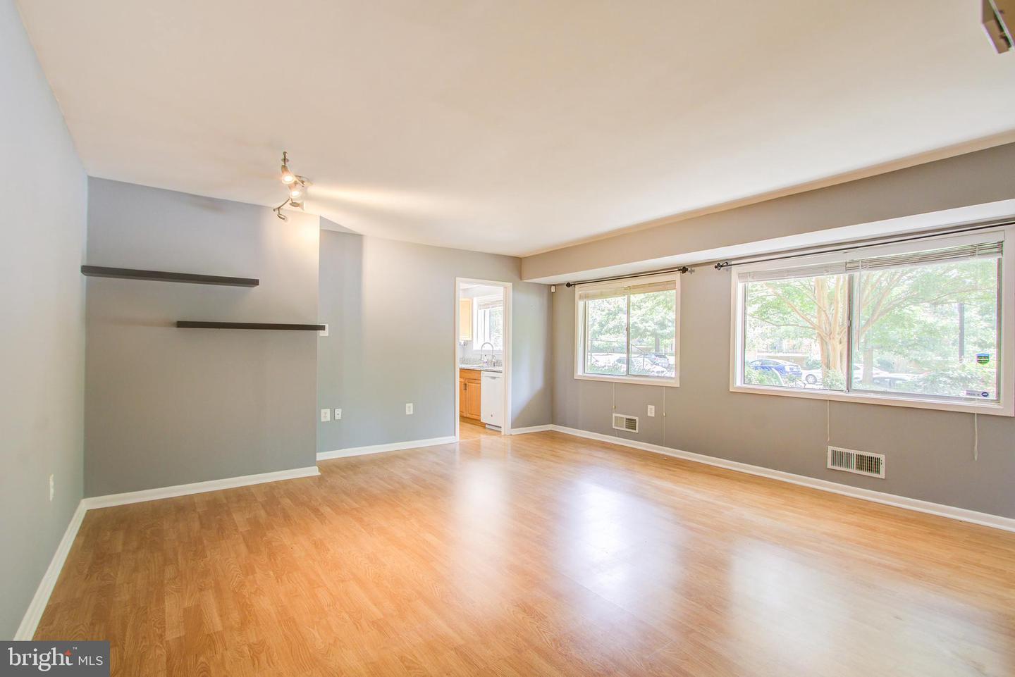 Photo 12 of 38 of 10620 WEYMOUTH ST #1 condo