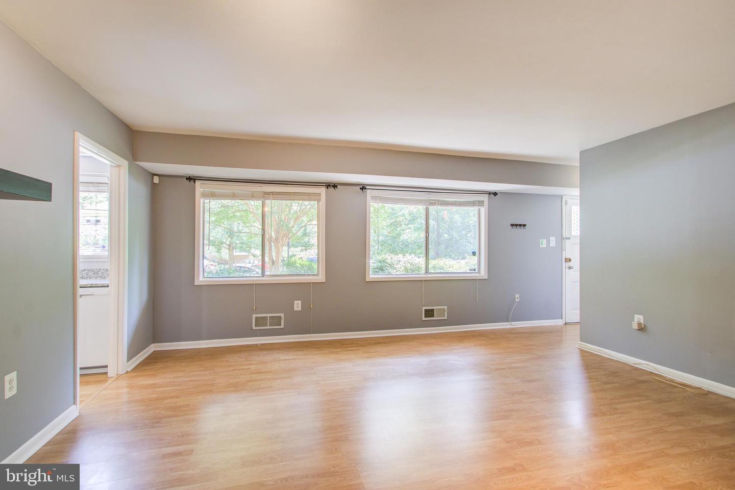 Photo 11 of 38 of 10620 WEYMOUTH ST #1 condo