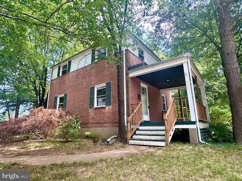 Single Family Residence in Arlington VA 101 Greenbrier STREET.jpg