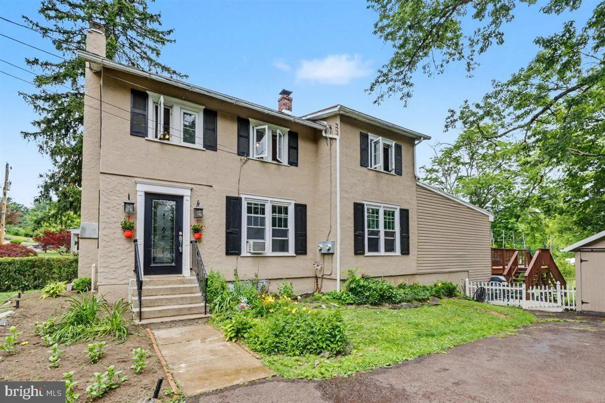 6 Perkiomen Avenue, Schwenksville, PA, 19473