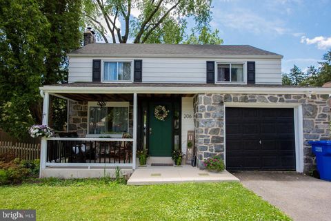 Single Family Residence in Lancaster PA 206 Meadia AVENUE.jpg