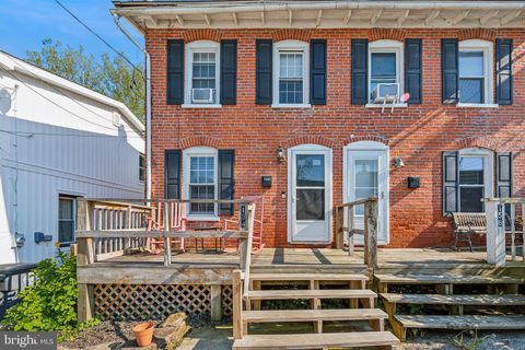 Duplex in Downingtown PA 154 Church STREET.jpg