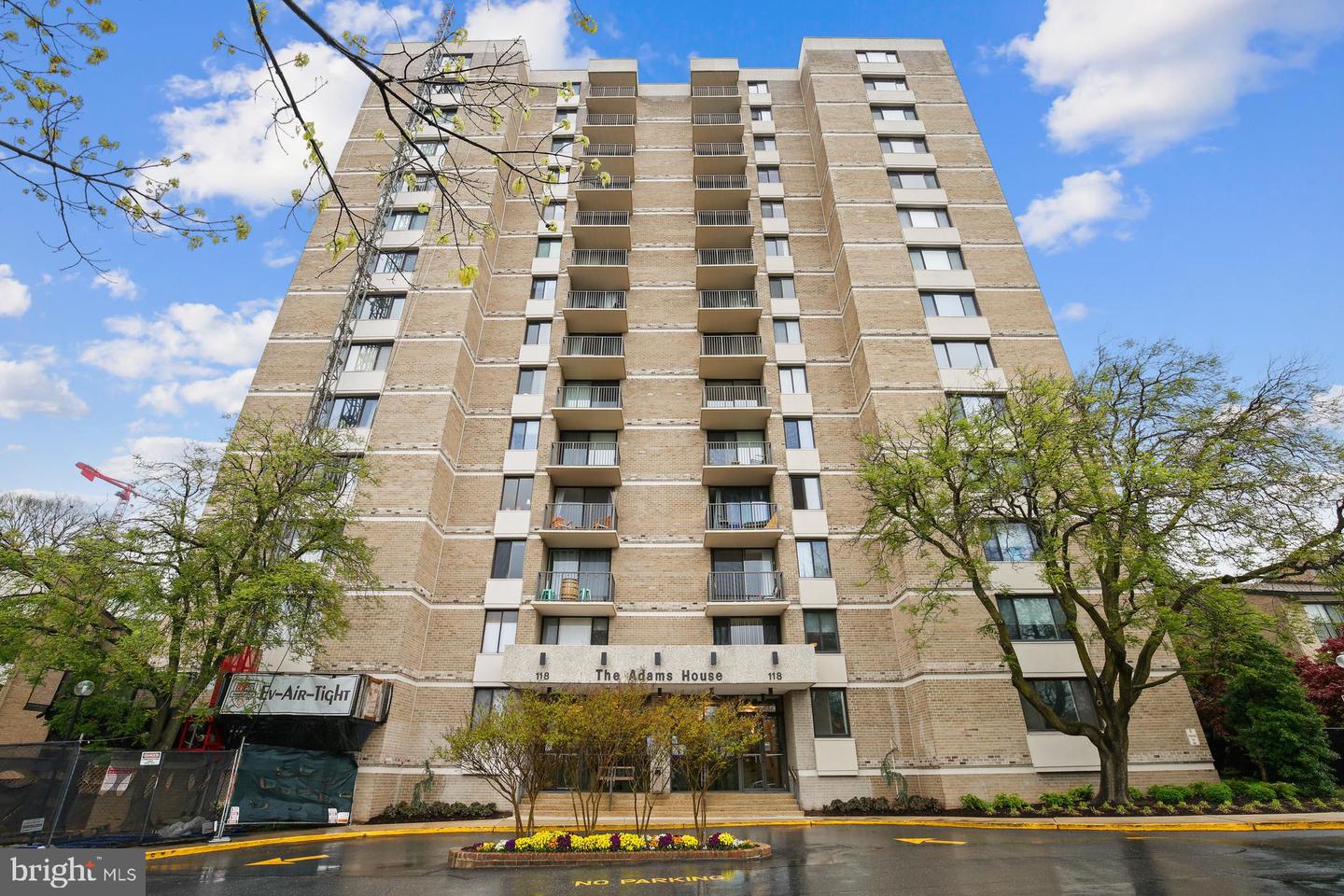 Photo 1 of 68 of 4 Monroe St #506 condo