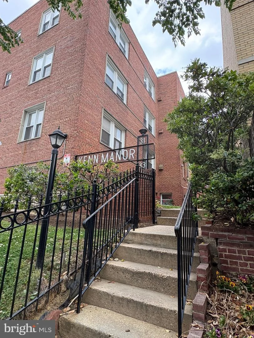 33 Kennedy Street NW Unit B-1