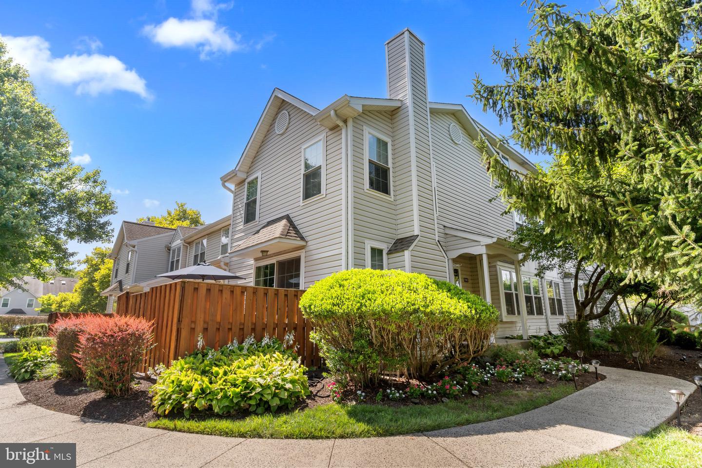 View Yardley, PA 19067 townhome