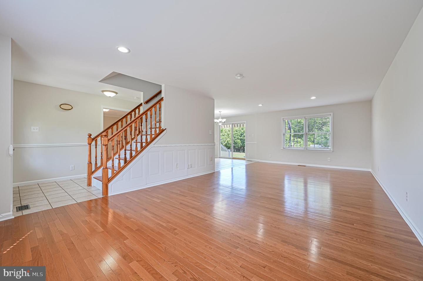 Photo 19 of 50 of 1747 Junior Dr house