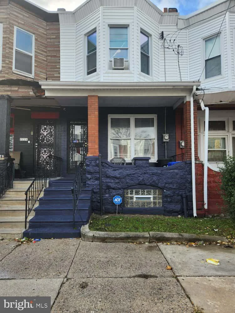 2228 W Indiana Avenue