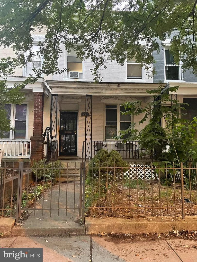 604 Irving Street NW