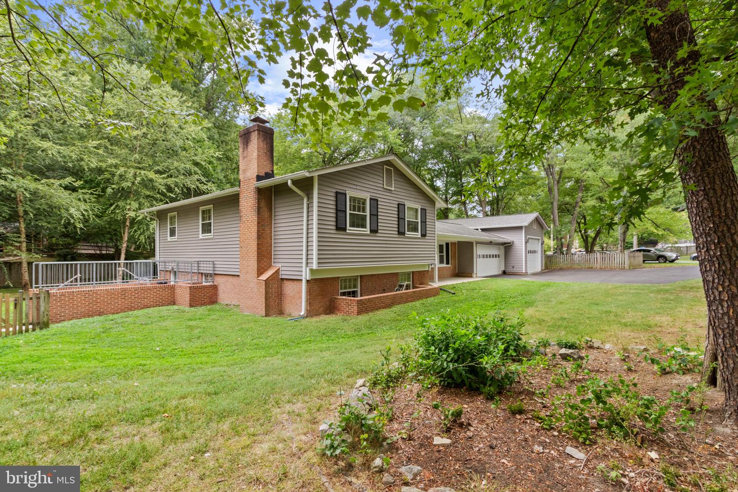 Photo 3 of 43 of 3700 Prince William Dr house