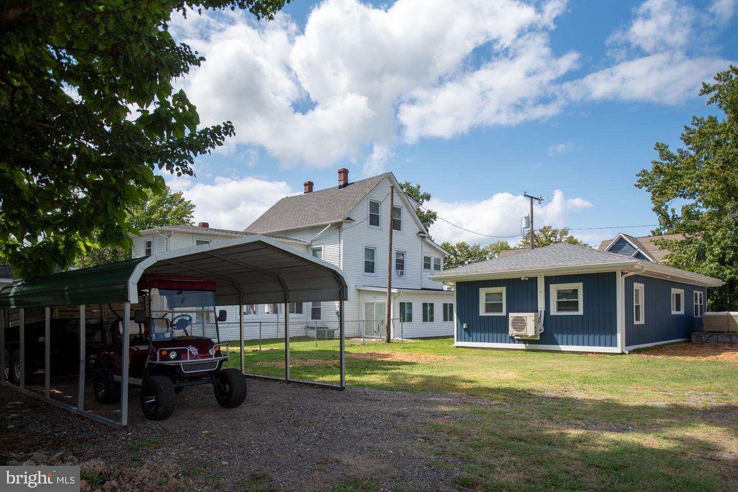Photo 80 of 121 of 16 9th St house