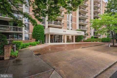 Condominium in Arlington VA 1016 Wayne STREET.jpg