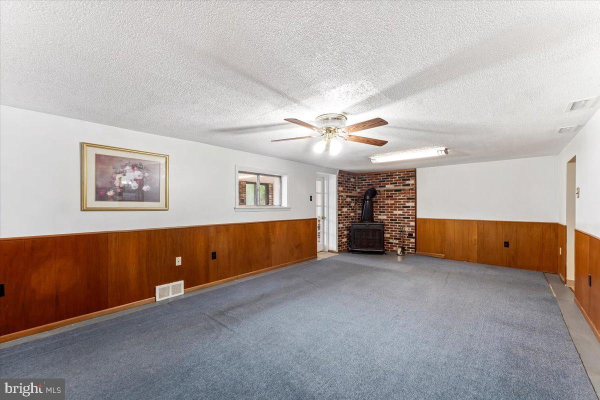 Photo 20 of 29 of 60 S Ann Rd house