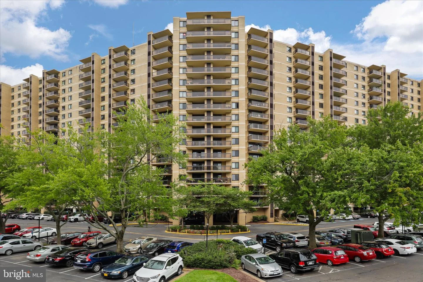 205 Yoakum Parkway Unit 216