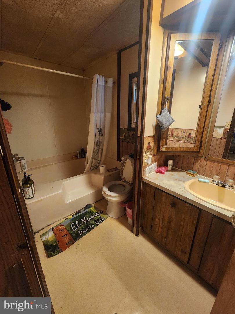 Photo 3 of 5 of 8 Donald Place mobile home
