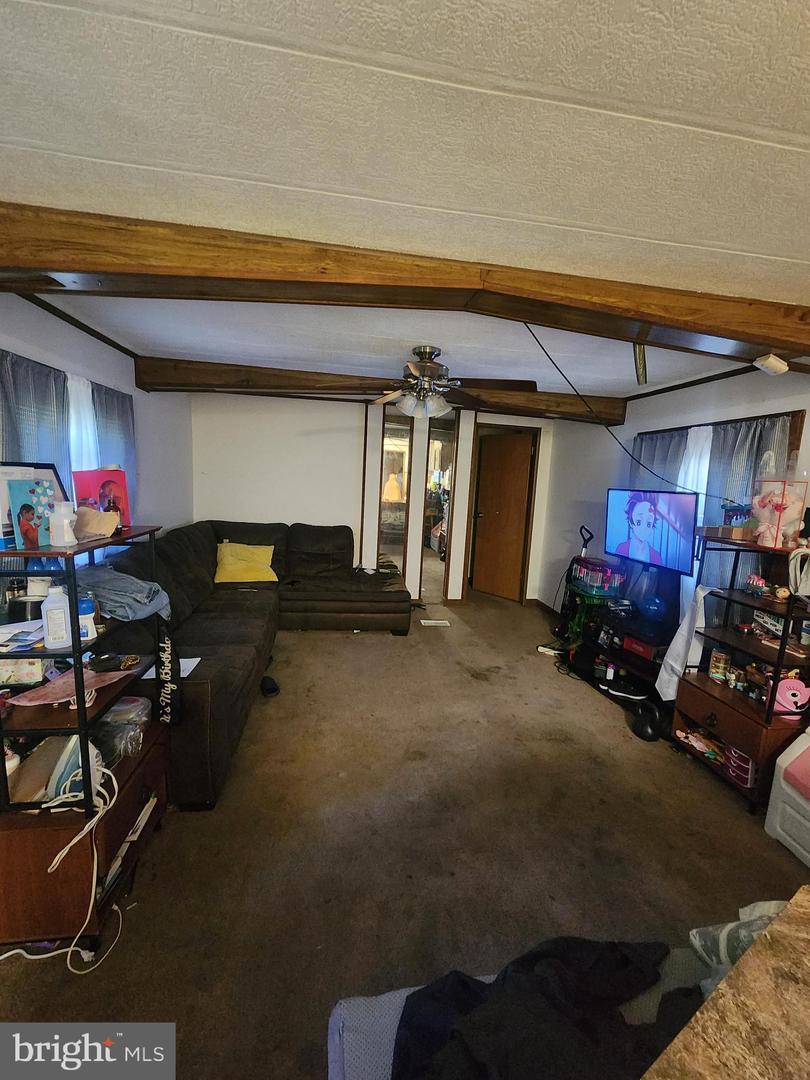 Photo 4 of 5 of 8 Donald Place mobile home