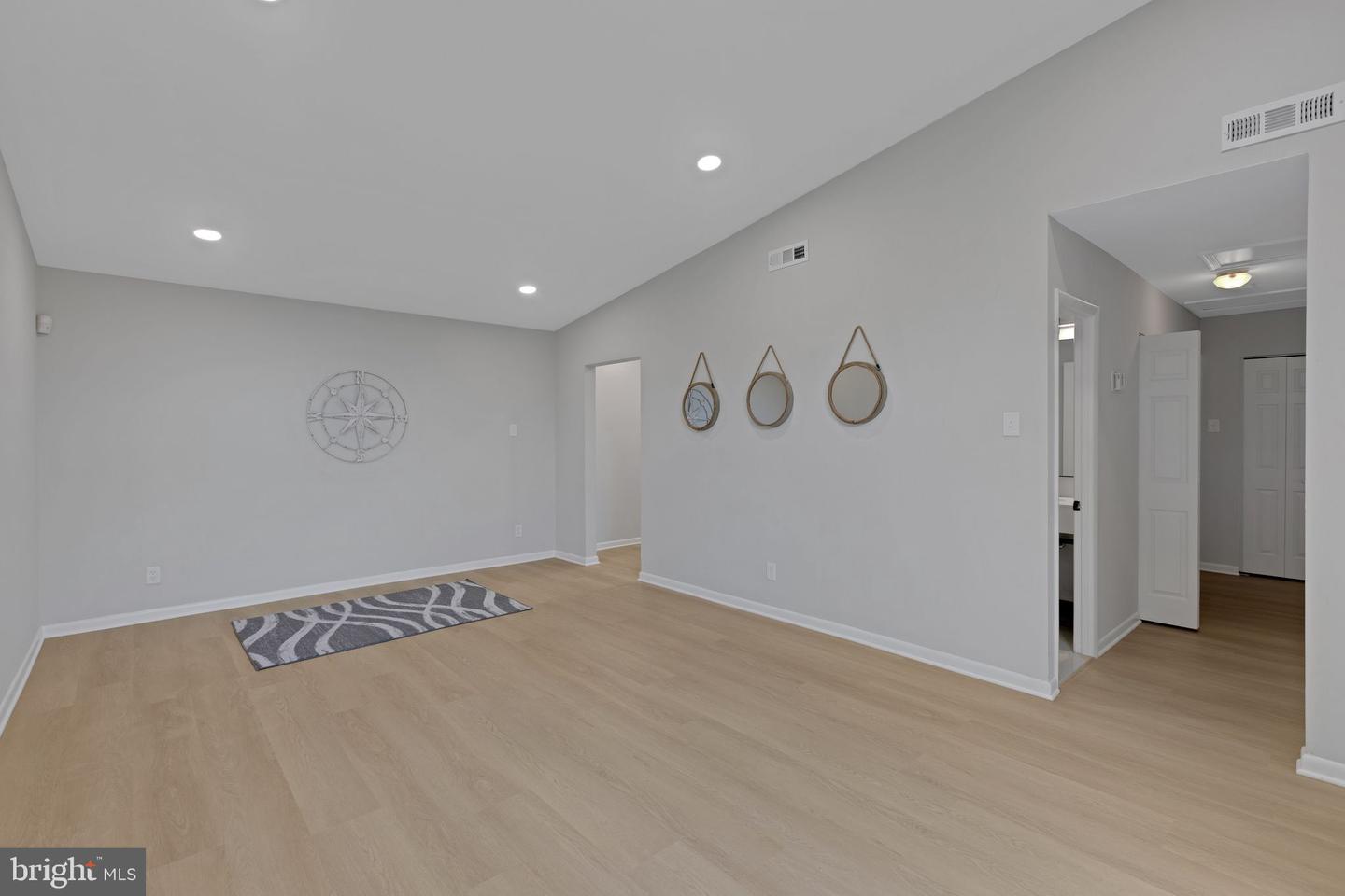Photo 8 of 33 of 8301 Canning Ter townhome