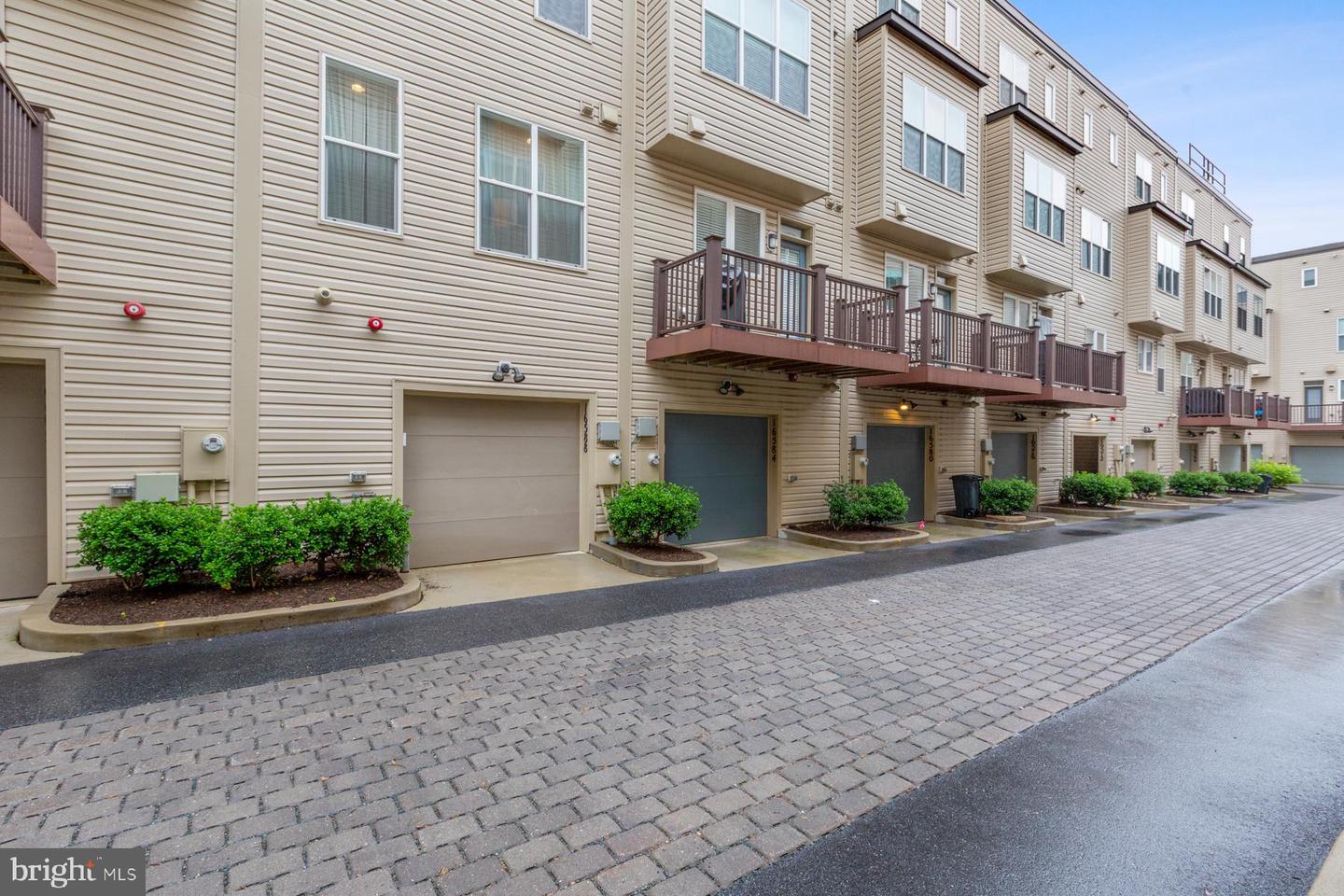 Photo 46 of 55 of 16588 Crabbs Branch Way townhome