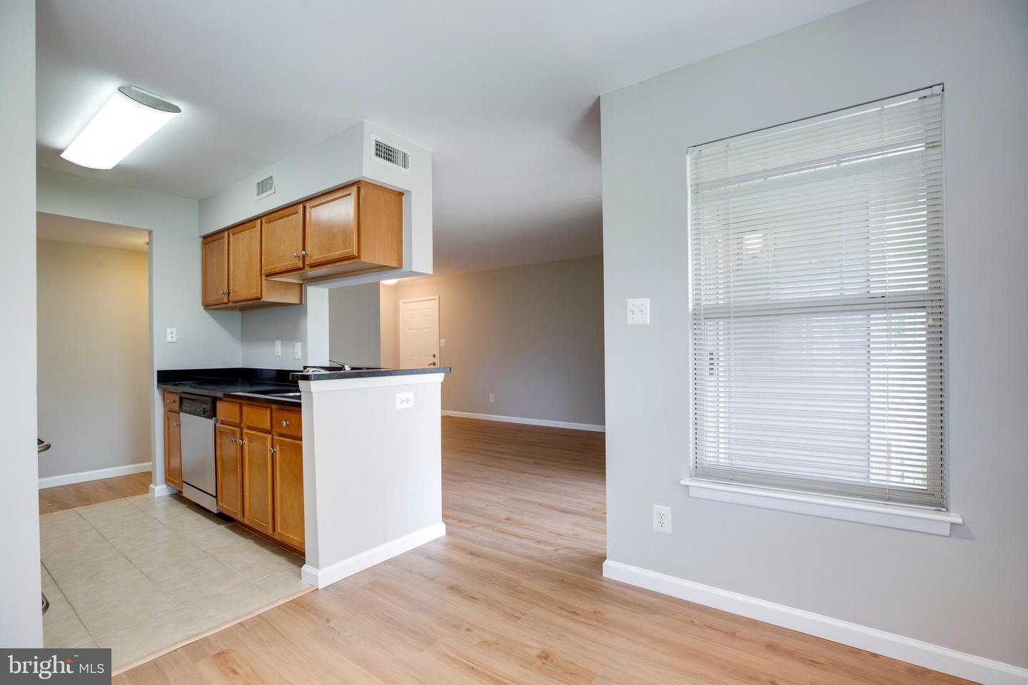 Photo 8 of 24 of 11653 Gas Light Ct #11653i condo