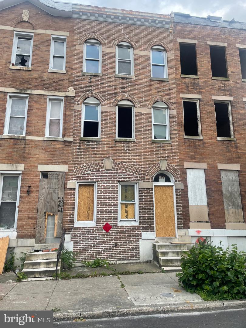 Photo 1 of 1 of 713 E 20th St townhome
