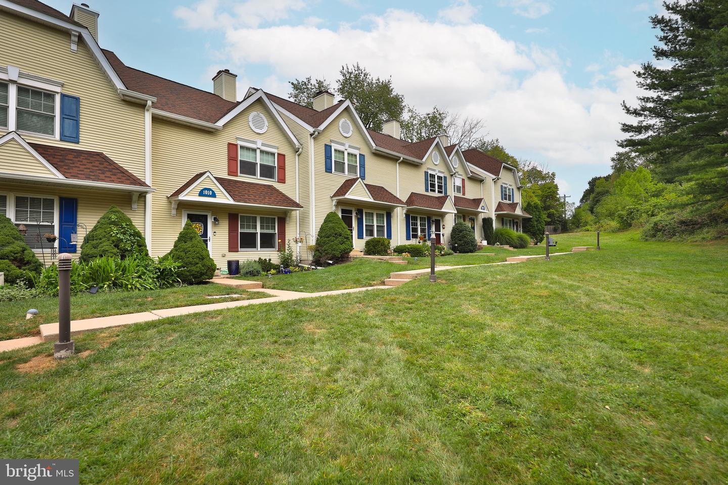 View Phoenixville, PA 19460 townhome