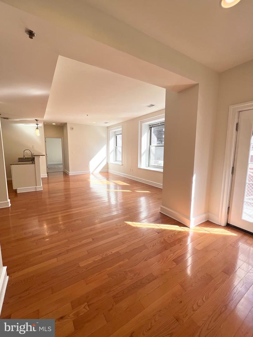 Photo 11 of 20 of 1811-19 Chestnut St #305 condo