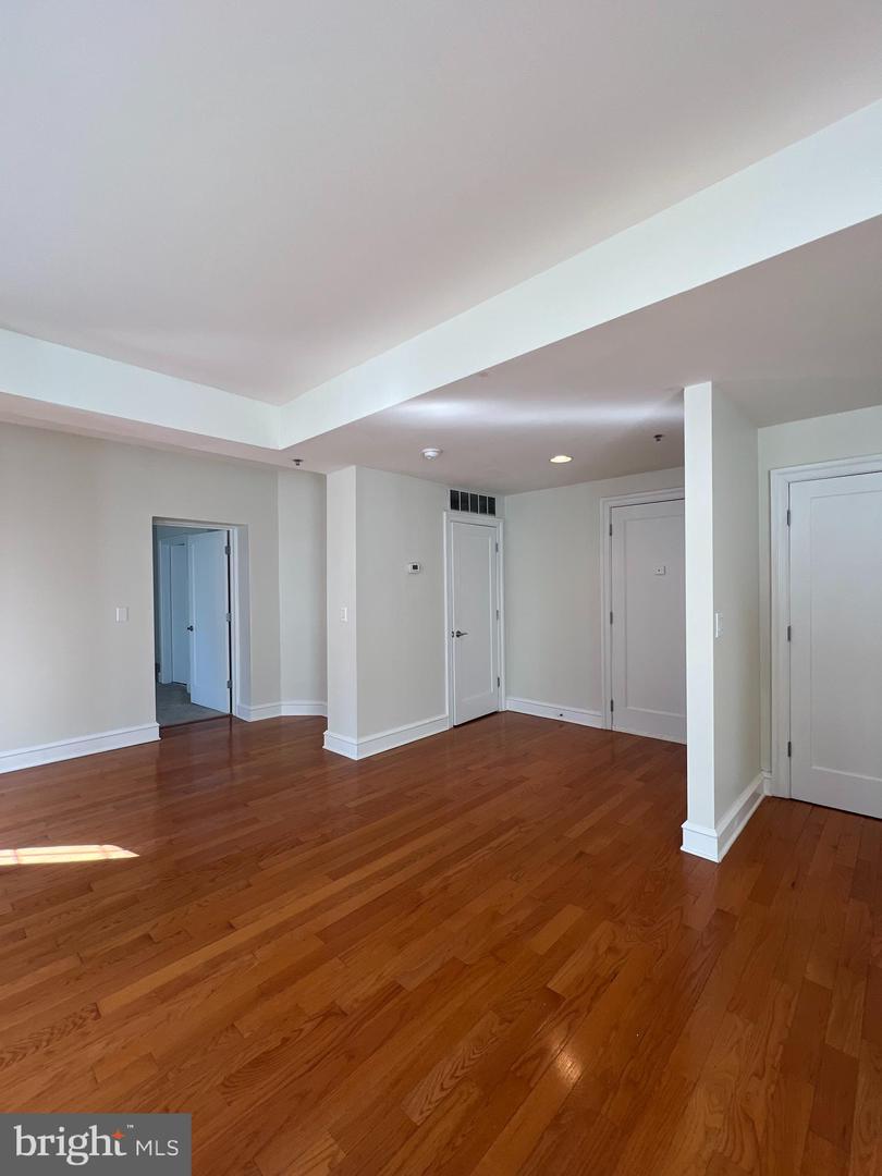 Photo 8 of 20 of 1811-19 Chestnut St #305 condo