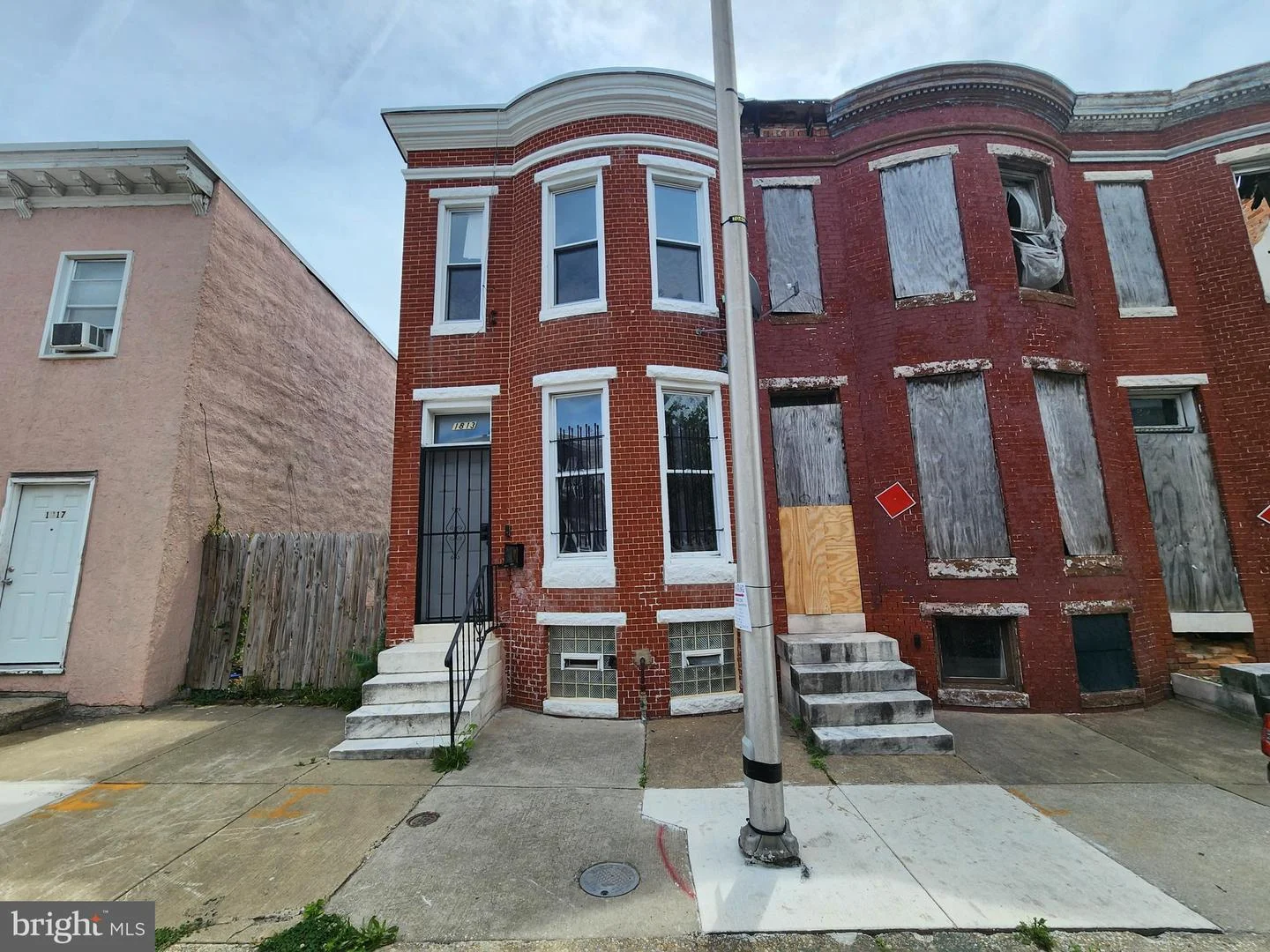 1813 Aiken Street