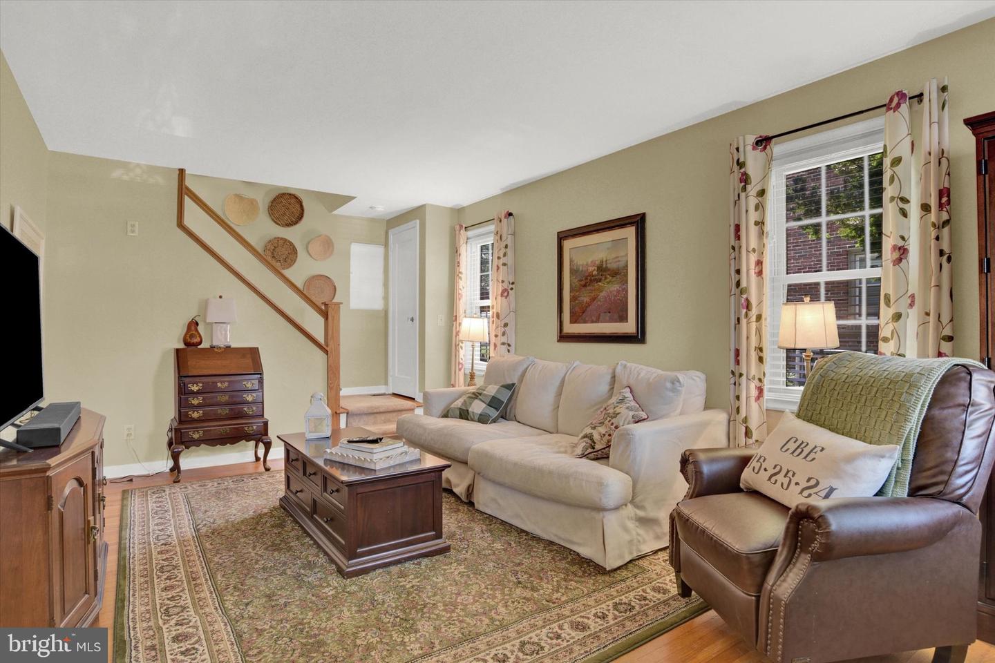 Photo 3 of 21 of 1507 Letchworth Rd house